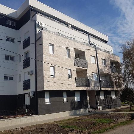Royal Residence Apartmani 2 Pančevo Eksteriør billede