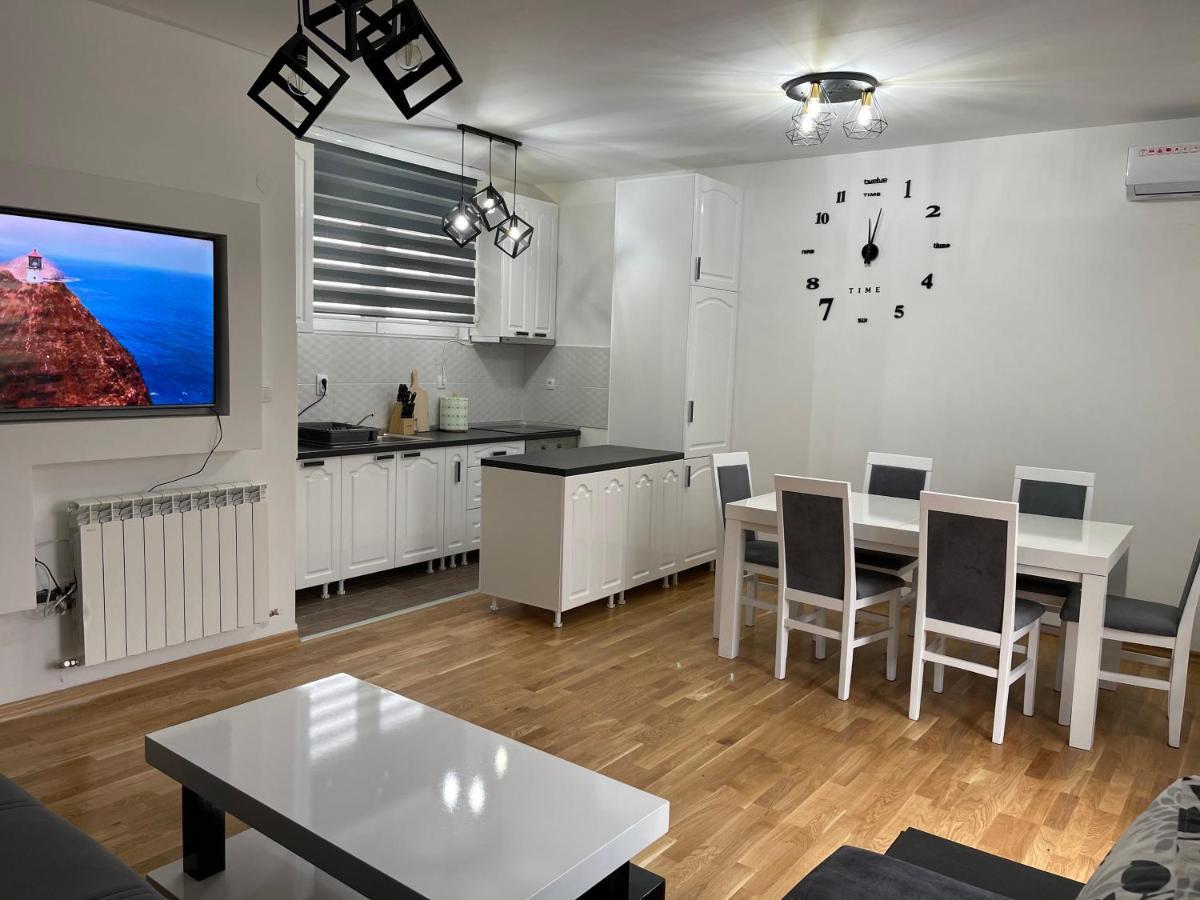 Royal Residence Apartmani 2 Pančevo Eksteriør billede